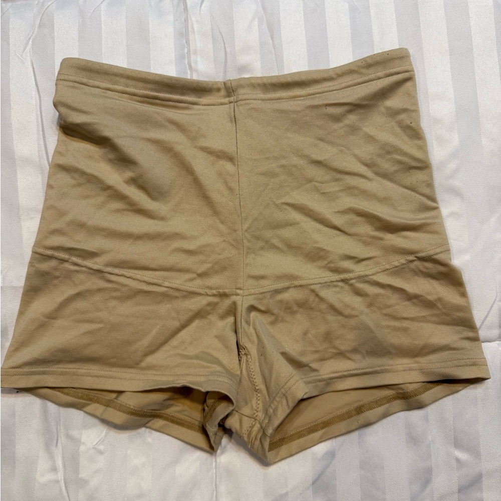 Expressions Tan shape wear